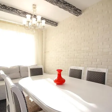 Apartament Lebada Alba